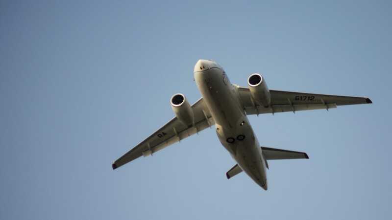 Пассажирский самолет Боинг-737 сел экстренно в Новосибирске