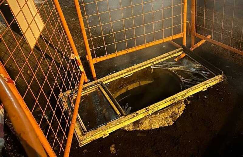 В Екатеринбурге подросток провалился в коллектор с горячей водой