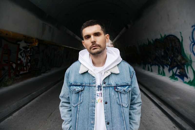 Noize MC* избавляется от оставшегося в России имущества