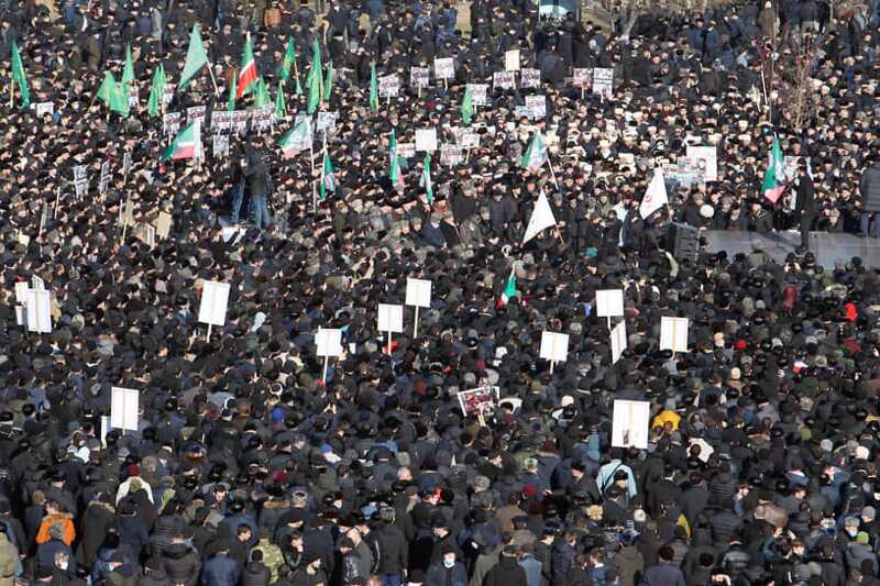 Жители КЧР собрались на митинг, они потребовали выселить евреев с их земли