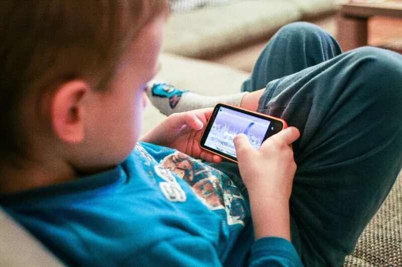 По вине 9-летнего внука у жительницы Ижевска украли деньги с карты