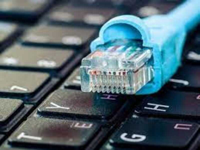 В секторе Газа постепенно возвращается интернет и связь
