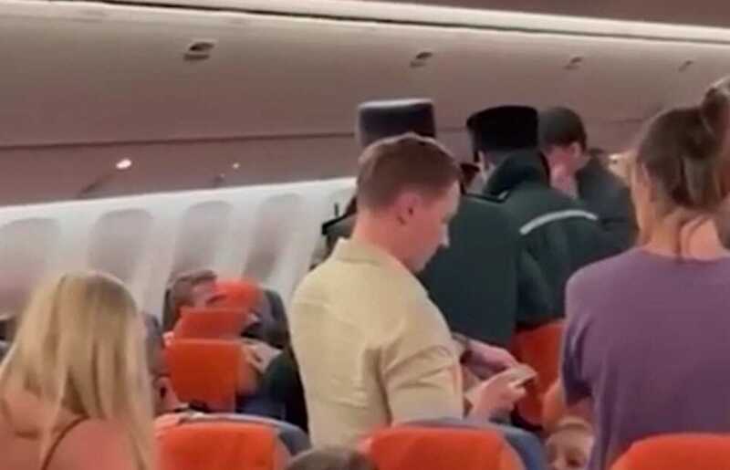 Драка пассажиров российского самолета закончилась уголовным делом