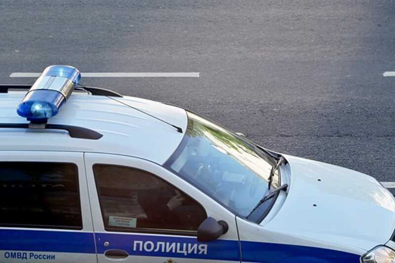 Уголовник захотел теплицу и демонтировал шумоизоляцию на федеральной трассе