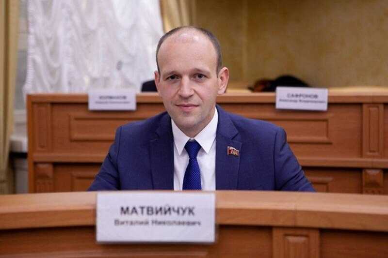 Ярмарка тщеславия: хлеб от ростовщика как пропуск в Думу?