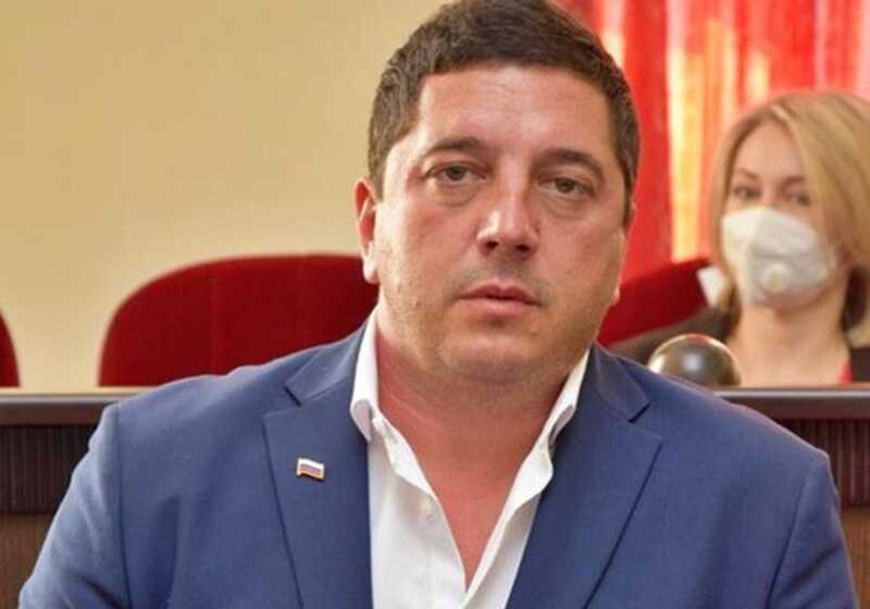Депутата гордумы Шахт Ростовской области Вадима Литвинова экстренно госпитализировали в Москве