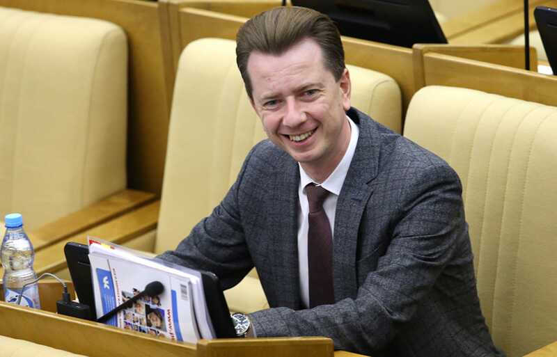 Депутат Госдумы Владимир Бурматов выдал пожилую пару из Андорры за челябинцев