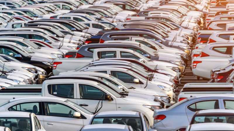 Роскошные автомобили ввозили в РФ через Литву