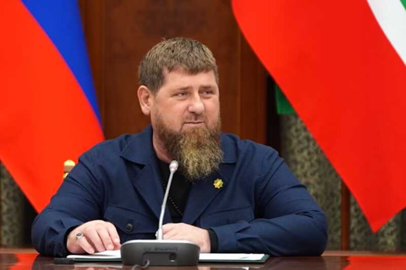 Кадыров намерен увольнять чиновников, дети которых не знают чеченский язык