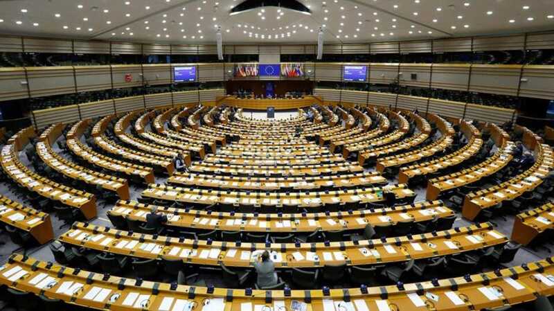 Европарламент призывает отказаться от конфискации личных вещей и автомобилей россиян