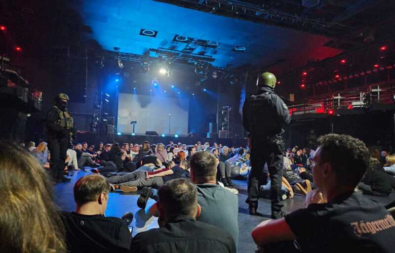 ОМОН сорвал концерт группы Zero People в Санкт-Петербурге