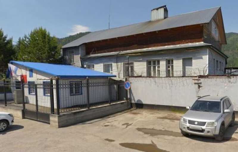 Пьяный псих-наркоман пытался поджечь отдел полиции на Алтае