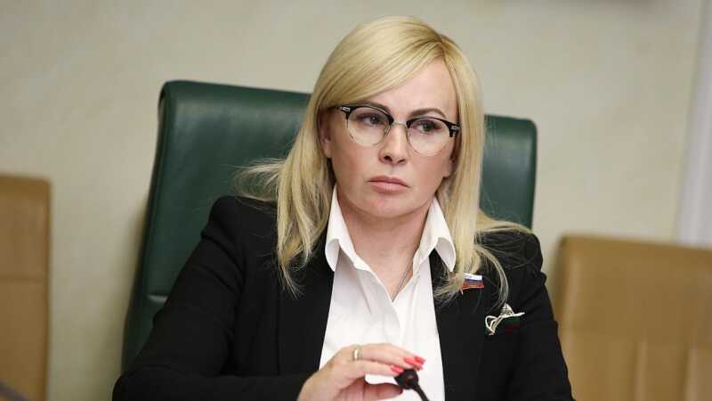 В РФ хотят сажать за склонение к аборту