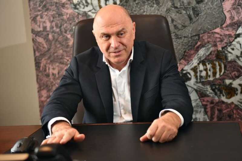 Ентц пошёл по Белаю: кому выгодно фейк-банкротство "СПБ Биржи"?