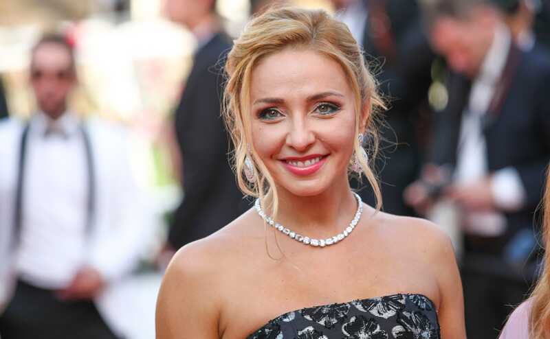 Навку заподозрили в беременности из-за одного жеста Лорак