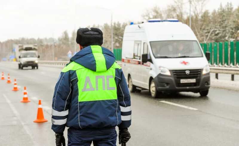 Патруль ГИБДД обезвредил челябинца, порезавшего ножом пассажиров в автобусе