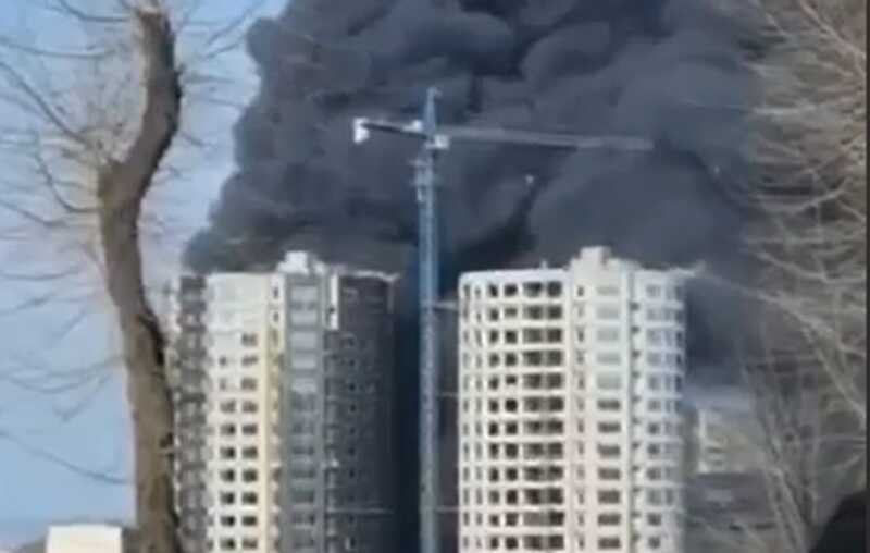 Во Владивостоке вспыхнул сильный пожар