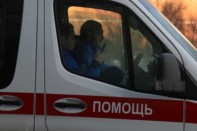 14-летняя москвичка украшала класс в школе и угодила в больницу