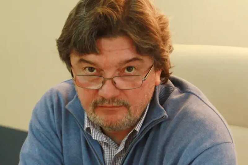 Умер журналист, сценарист и писатель Андрей Константинов