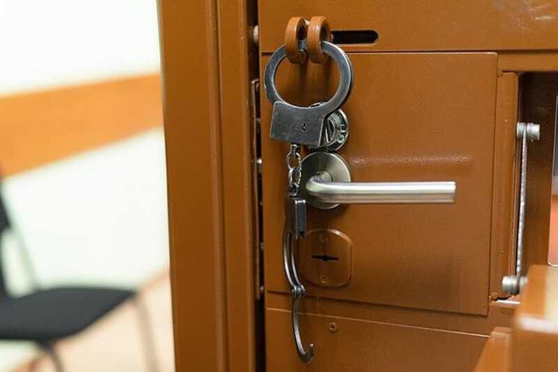 Обливший возлюбленную серной кислотой россиянин предстанет перед судом
