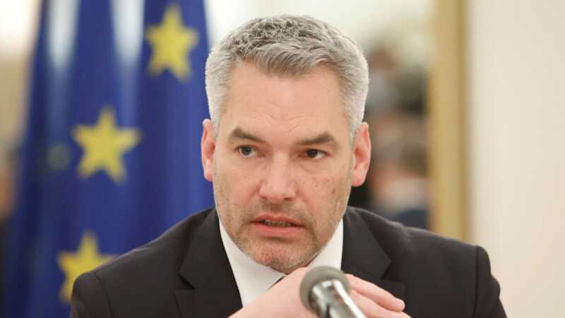 ЕС согласовал 12-й пакет санкций против РФ, когда канцлер Австрии Нехаммер покинул зал