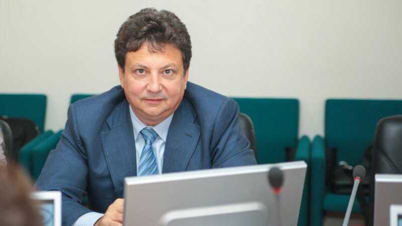 Колосы на пивных ногах: как министр Мантуров и Сагал нашли друг друга