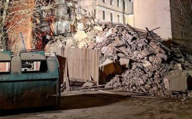 Дом обрушился в центре Санкт-Петербурга