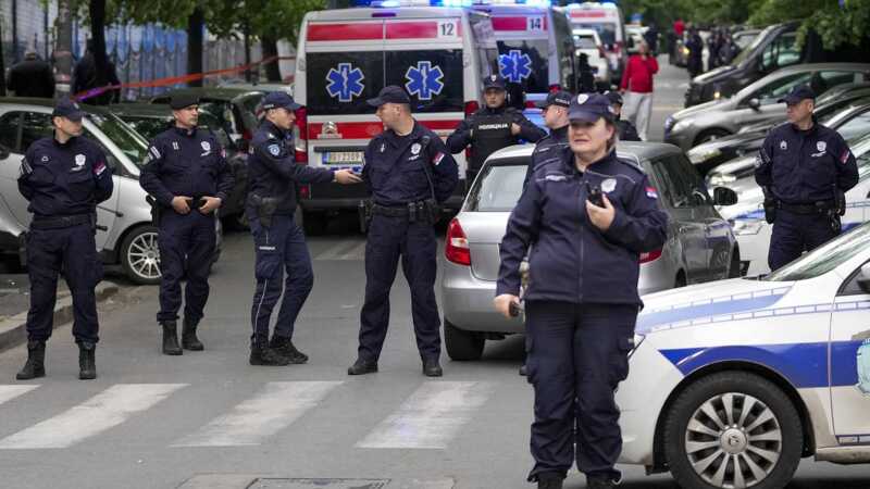 В Центре Праги мужчина открыл стрельбу в одном из старейших университетов мира