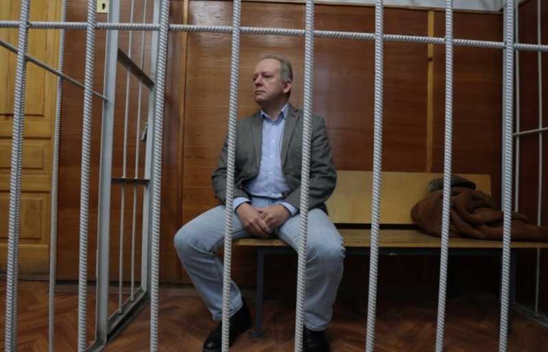 Бывшему свердловскому замминистра Дубровину предъявили обвинение в мошенничестве