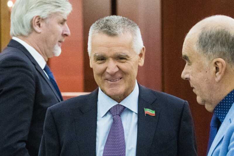 Рината Ханбикова, обвиняемого в причастности к крупному мошенничеству, доставили в столицу