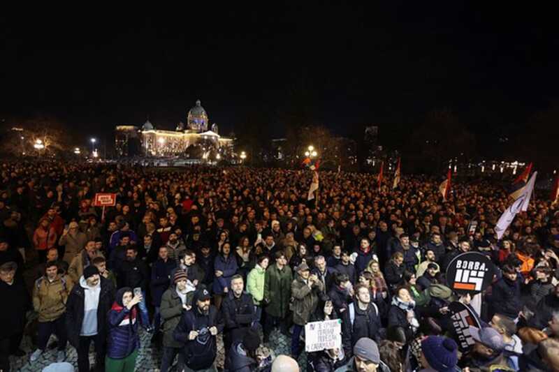Протестующие перекрыли центр Белграда