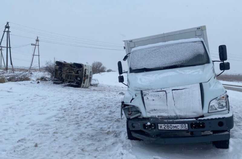 В Бурятии автобус с монгольскими туристами врезался в грузовик