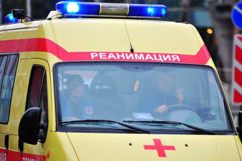 В Красноярске 3-летний мальчик заболел ангиной и умер в машине скорой помощи