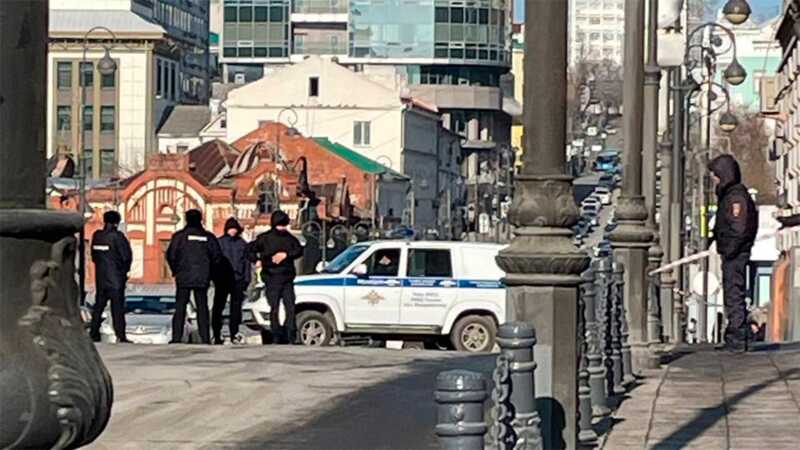 Во Владивостоке оцепили район из-за страйкбольной гранаты