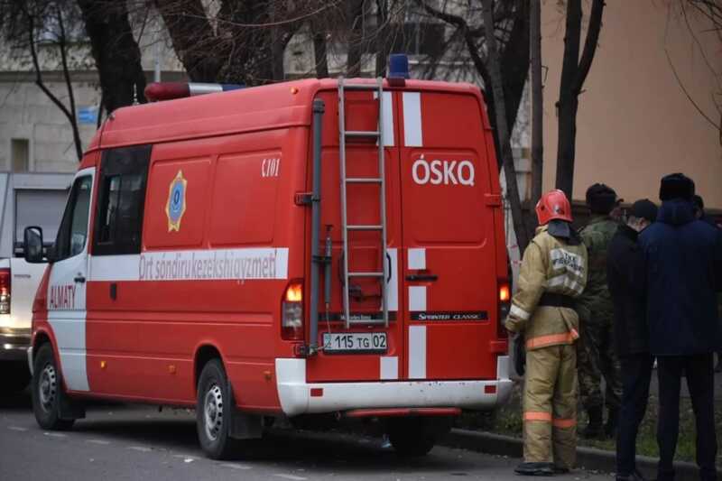 В Казахстане рухнуло здание кафе из-за взрыва