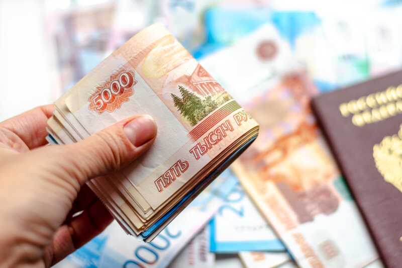 В Петербурге две женщины подделывали документы для мигрантов