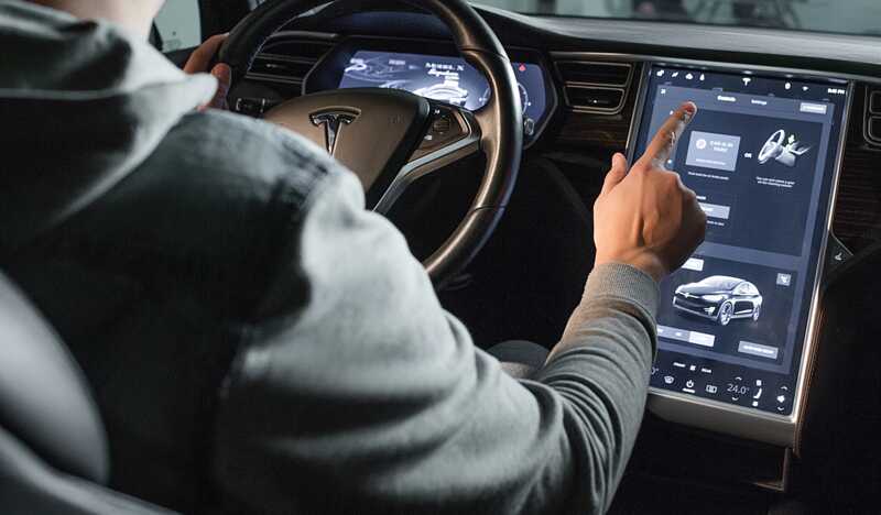 Tesla   1,6    