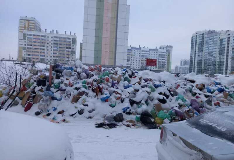 Завалы мусора в Челябинске превысили два метра