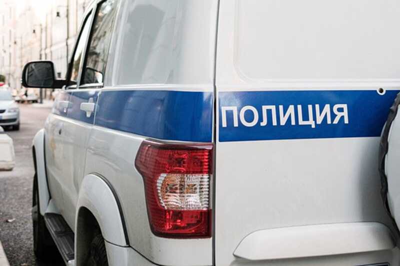 Трое россиян жестоко избили двух прохожих за замечание