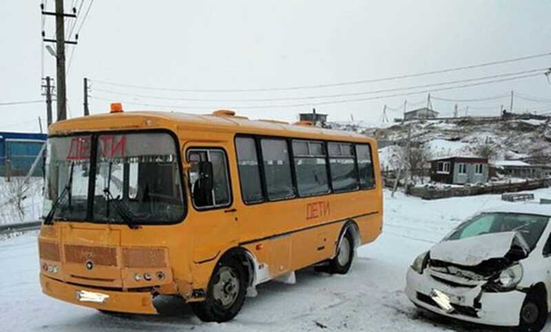 Автобус с 15 российскими школьниками попал в ДТП