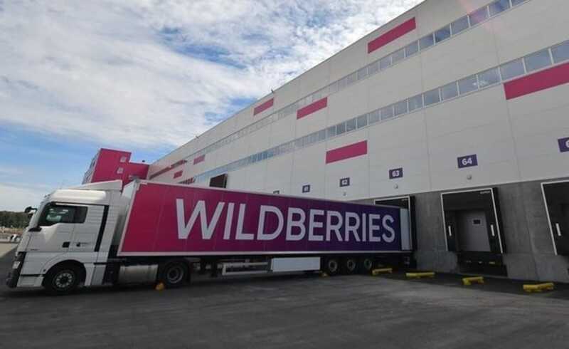 На складе Wildberries в Петербурге второй день подряд проходит рейд ОМОН