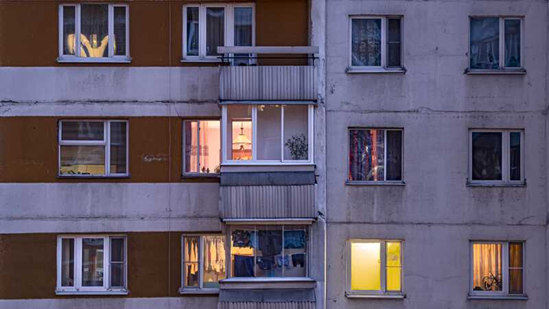 Житель Москвы упал с седьмого этажа и выжил