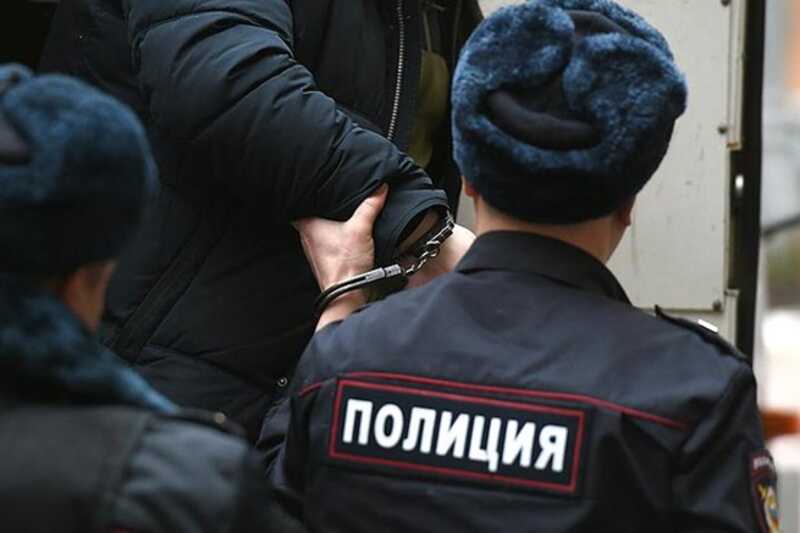 Проломившего череп студенту за надпись на футболке россиянина задержали