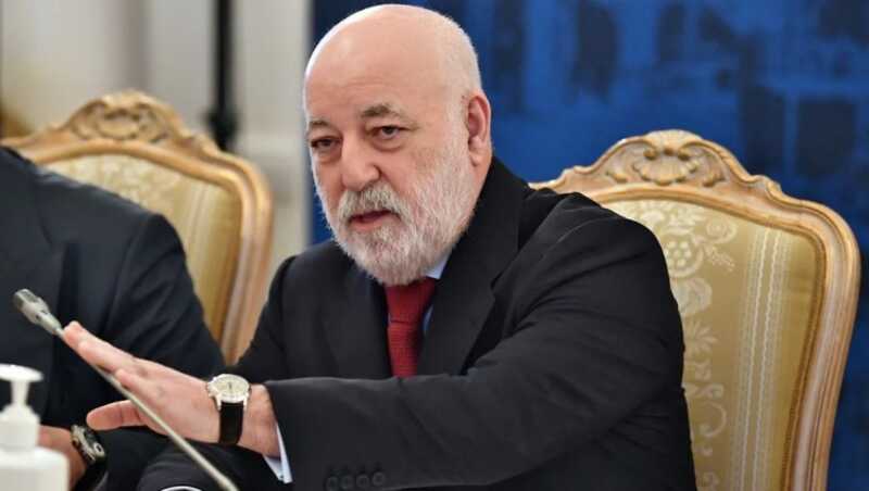 Виктор Вексельберг встал в вираж над Омском