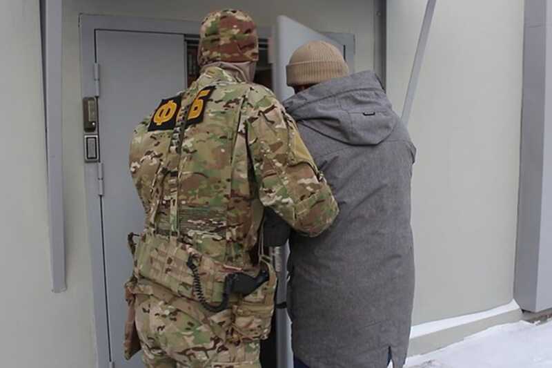 ФСБ поймала угрожавшего компроматом и вымогавшего 15 миллионов рублей адвоката