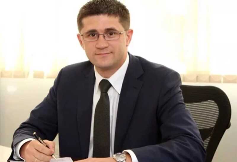Экс-глава самарского облфонда жилья свободен и без денег