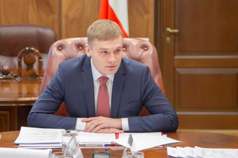 Две стороны Валентина Коновалова: о чём умолчал главный по Хакасии?