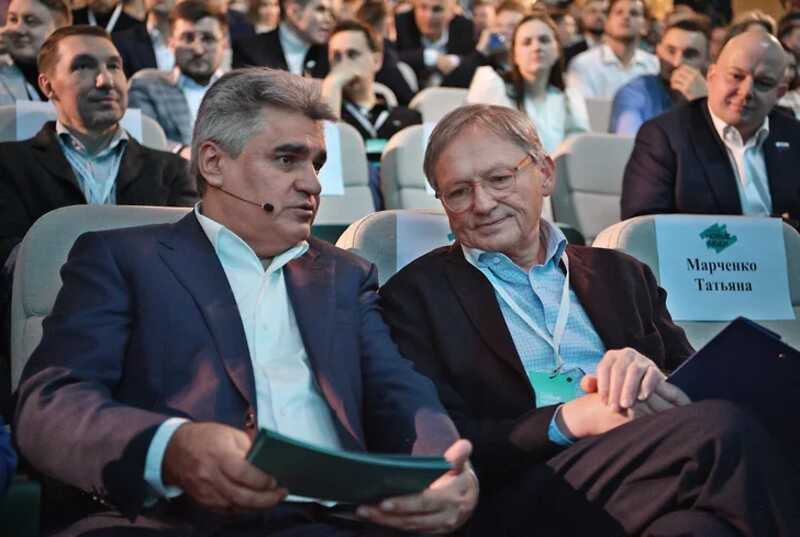 Борису Титову обещан совет, с любовью не ясно