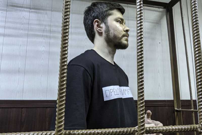 Изменившийся до неузнаваемости Шабутдинов попросился домой и встретил решение суда улыбкой