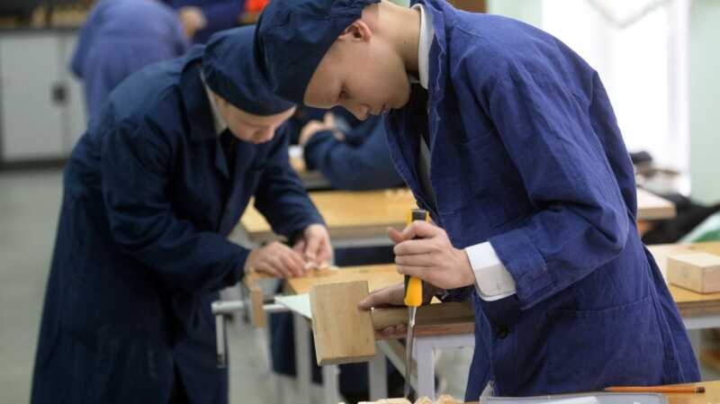 Учебные занятия по труду в школах будут адаптированы к принципам гендерной нейтральности